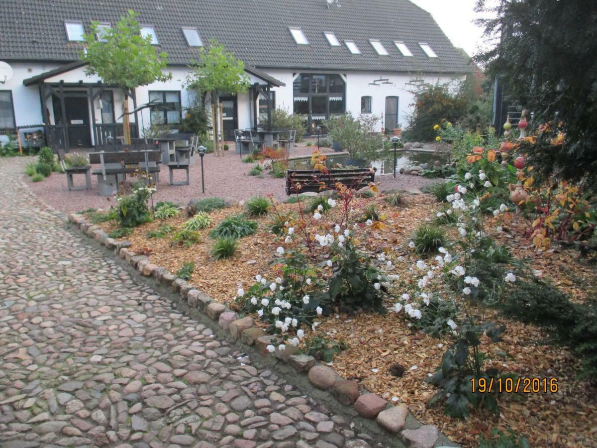 Landhotel Belitz Garni Kusten Экстерьер фото